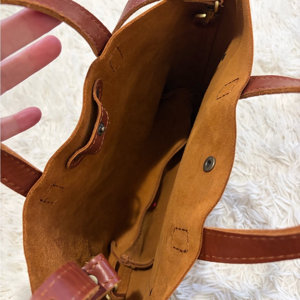 Portland Leather Goods MINI CROSSBODY TOTE - Snap Closure - Picture 6 of 11